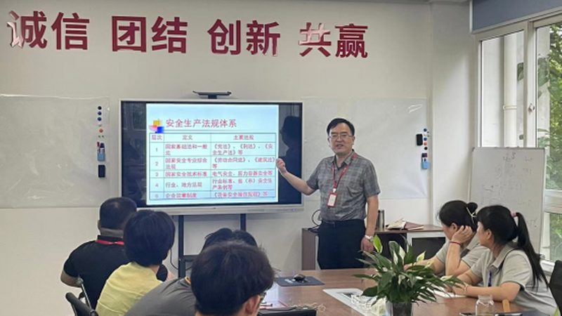 小标题：编程课程，不仅仅是代码的学习