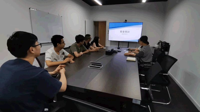 K12网课的价格主要由以下几部分构成：