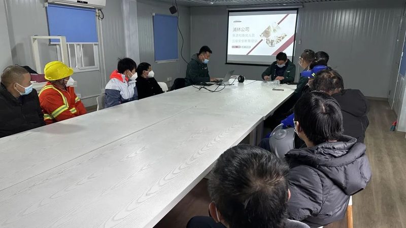 小标题：电商行业发展趋势